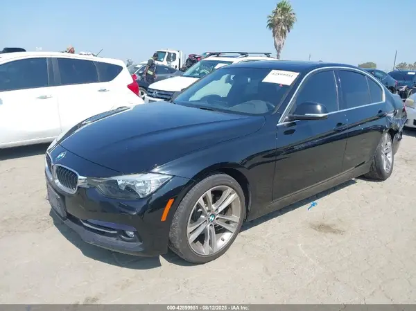 WBA8B9G32HNU54523 2017 BMW 3ER - Image 2