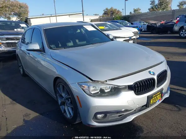 WBA8B9G32HNU56014 2017 BMW 3ER - Image 1