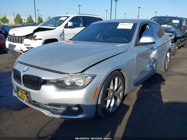 WBA8B9G32HNU56014 2017 BMW 3ER - Image 2