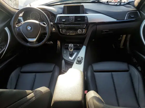 WBA8B9G33HNU52327 2017 BMW 3ER - Image 8
