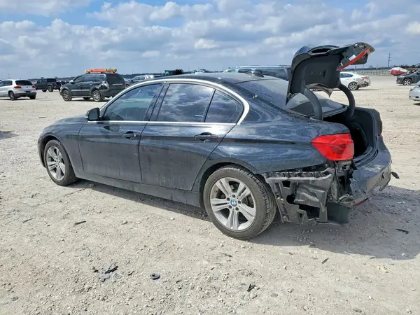WBA8B9G33HNU53882 2017 BMW 3ER - Image 2