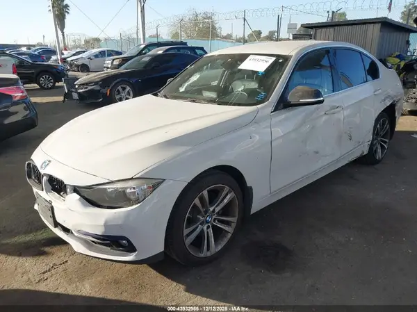 WBA8B9G33HNU54935 2017 BMW 3ER - Image 2