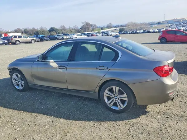 WBA8B9G33HNU55275 2017 BMW 3ER - Image 2
