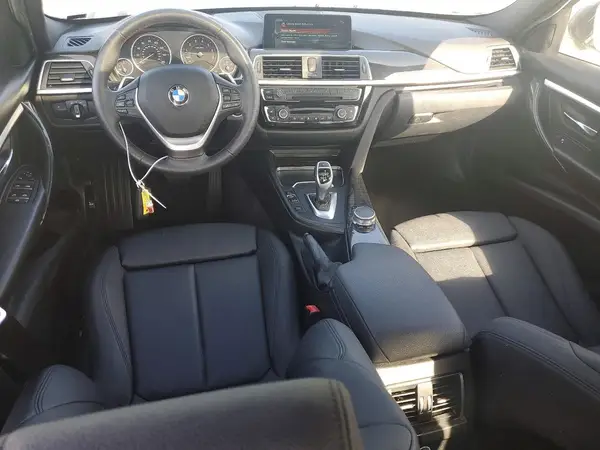 WBA8B9G33HNU55275 2017 BMW 3ER - Image 8