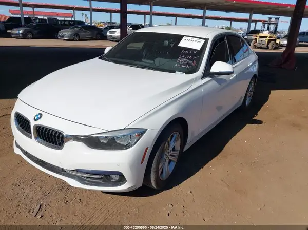 WBA8B9G33HNU56149 2017 BMW 3ER - Image 2
