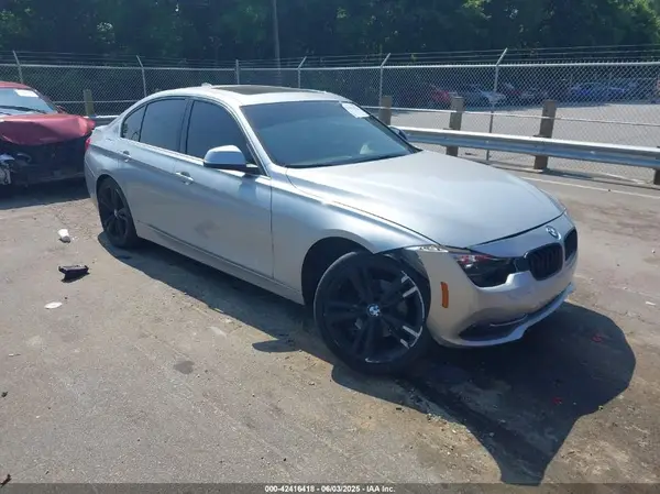 WBA8B9G33HNU56443 2017 BMW 3ER - Image 1