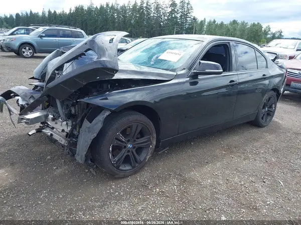 WBA8B9G33HNU56636 2017 BMW 3ER - Image 2
