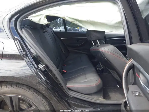 WBA8B9G33HNU56636 2017 BMW 3ER - Image 8