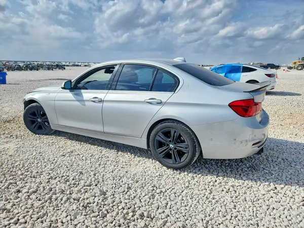 WBA8B9G34HNU53051 2017 BMW 3ER - Image 2