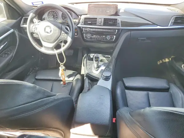 WBA8B9G34HNU53051 2017 BMW 3ER - Image 8