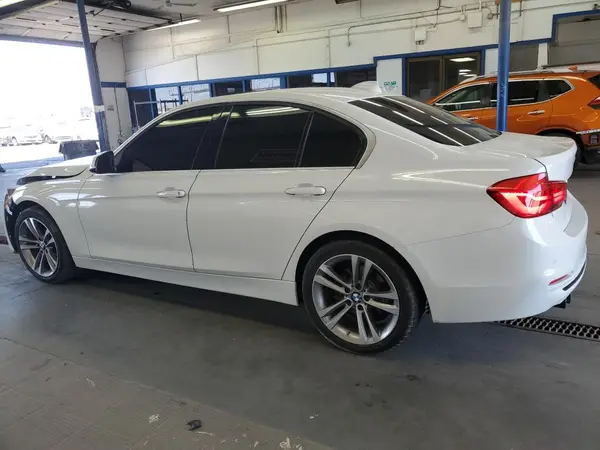 WBA8B9G34HNU55317 2017 BMW 3ER - Image 2