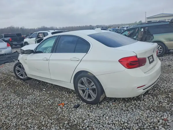 WBA8B9G34HNU55995 2017 BMW 3ER - Image 2
