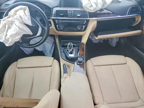 WBA8B9G34HNU55995 2017 BMW 3ER - Image 8