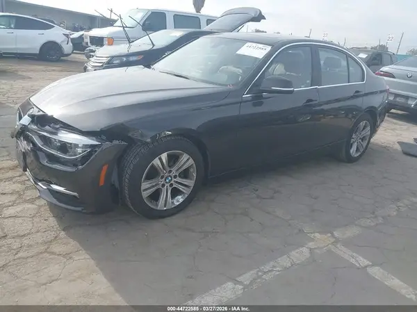 WBA8B9G34HNU56435 2017 BMW 3ER - Image 2