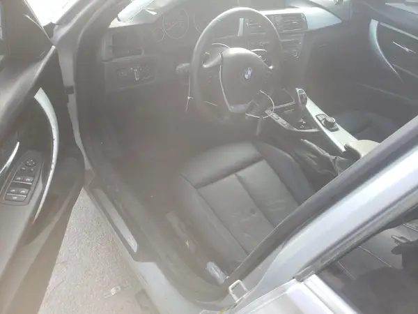 WBA8B9G35HNU52054 2017 BMW 3ER - Image 8