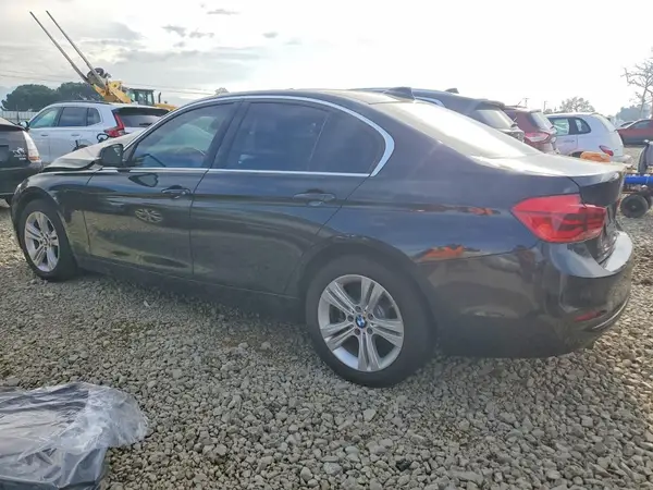 WBA8B9G35HNU52183 2017 BMW 3ER - Image 2