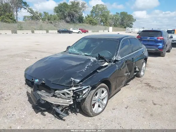 WBA8B9G35HNU53320 2017 BMW 3ER - Image 2
