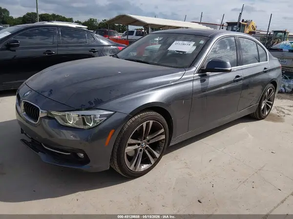 WBA8B9G35HNU54192 2017 BMW 3ER - Image 2