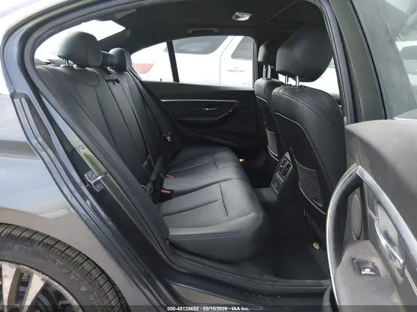 WBA8B9G35HNU54192 2017 BMW 3ER - Image 8
