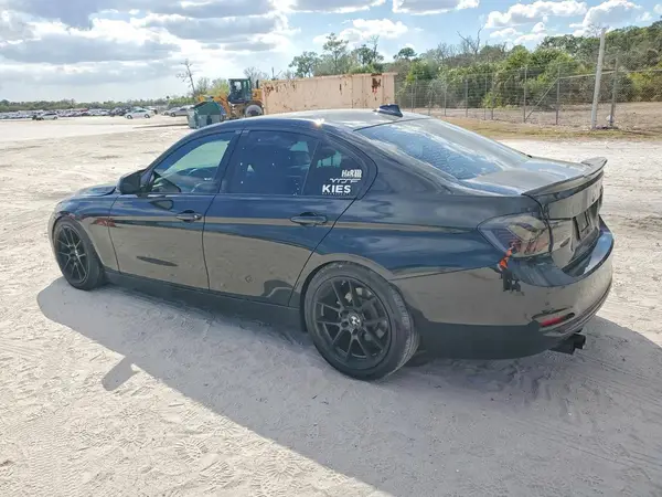 WBA8B9G35HNU55035 2017 BMW 3ER - Image 2