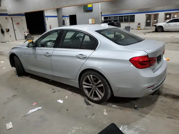 WBA8B9G35HNU55200 2017 BMW 3ER - Image 2