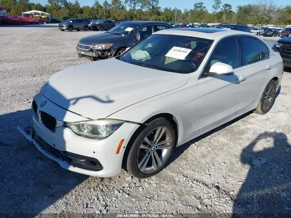WBA8B9G35HNU56055 2017 BMW 3ER - Image 2