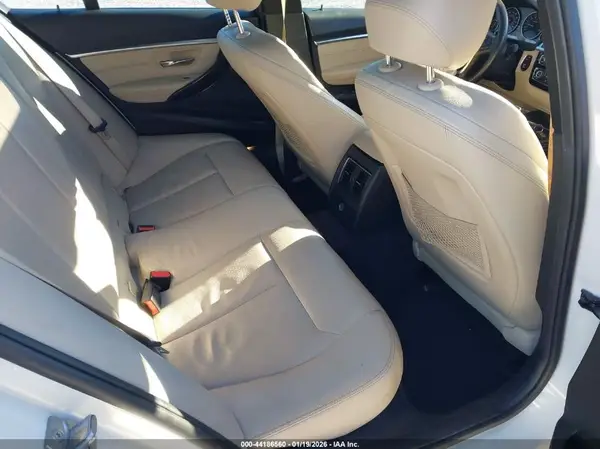 WBA8B9G35HNU56055 2017 BMW 3ER - Image 8