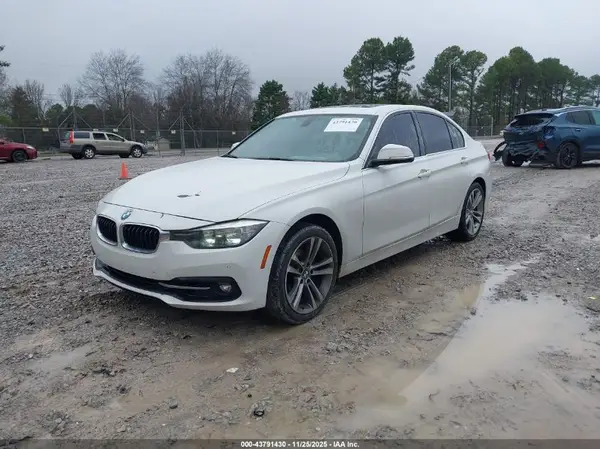 WBA8B9G35HNU56234 2017 BMW 3ER - Image 2