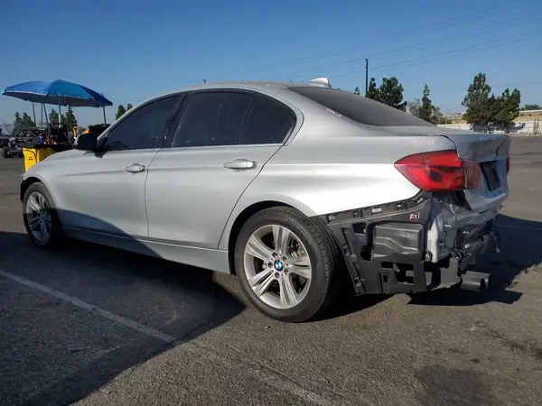 WBA8B9G35HNU56881 2017 BMW 3ER - Image 2