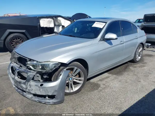 WBA8B9G36HNU52144 2017 BMW 3ER - Image 2