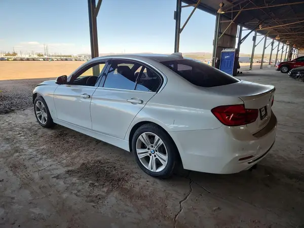 WBA8B9G36HNU52967 2017 BMW 3ER - Image 2
