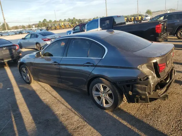 WBA8B9G36HNU52970 2017 BMW 3ER - Image 2