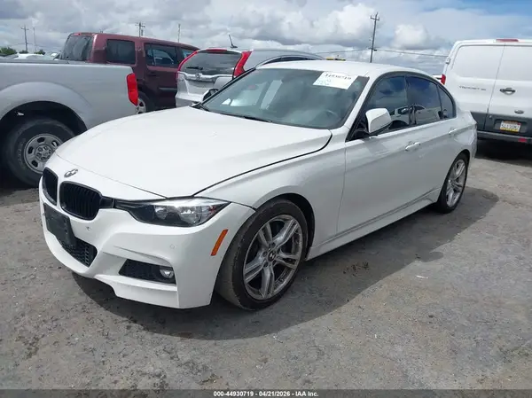 WBA8B9G36HNU54895 2017 BMW 3ER - Image 2