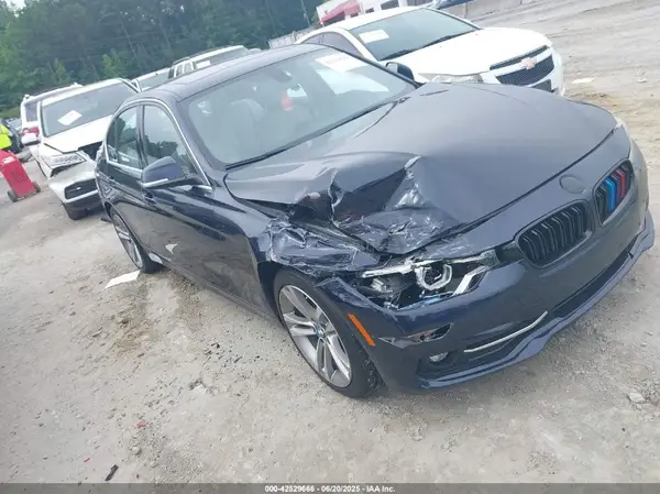WBA8B9G37HNU52587 2017 BMW 3ER - Image 1