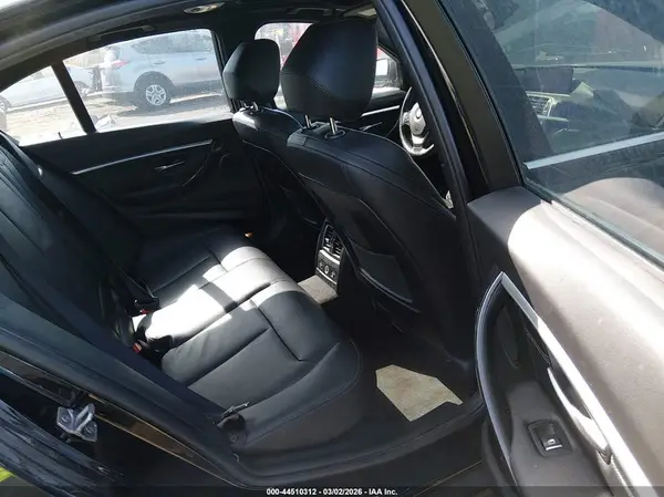 WBA8B9G37HNU53402 2017 BMW 3ER - Image 8