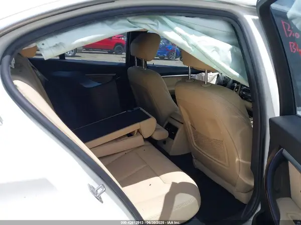 WBA8B9G37HNU54775 2017 BMW 3ER - Image 8