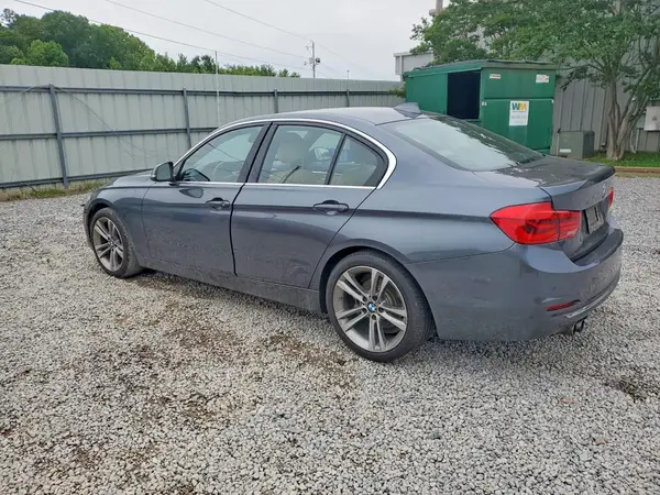 WBA8B9G37HNU54906 2017 BMW 3ER - Image 2