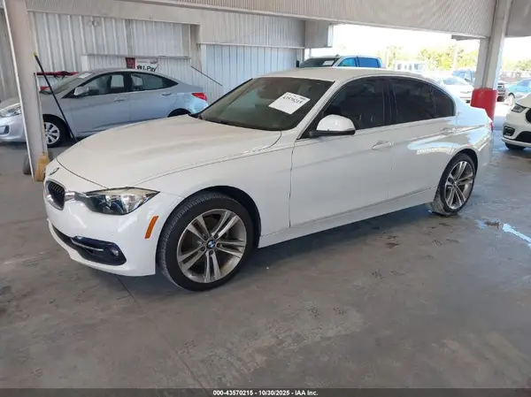 WBA8B9G37HNU55960 2017 BMW 3ER - Image 2