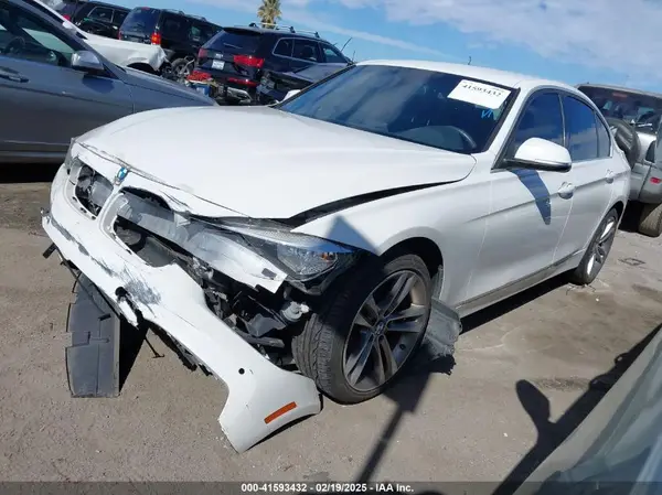 WBA8B9G37HNU56641 2017 BMW 3ER - Image 2