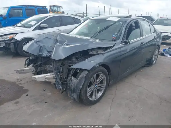 WBA8B9G37HNU56865 2017 BMW 3ER - Image 2