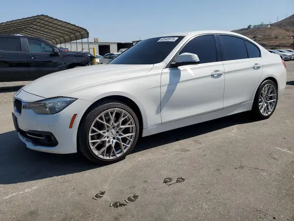 WBA8B9G37HNU56963 2017 BMW 3ER - Image 1