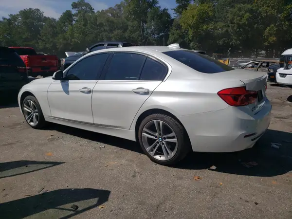 WBA8B9G38HNU53196 2017 BMW 3ER - Image 2