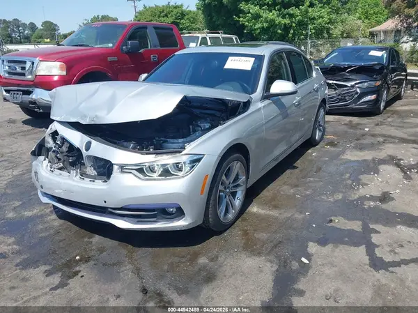 WBA8B9G38HNU54624 2017 BMW 3ER - Image 2