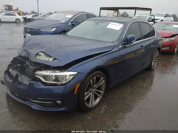 WBA8B9G38HNU55112 2017 BMW 3ER - Image 2