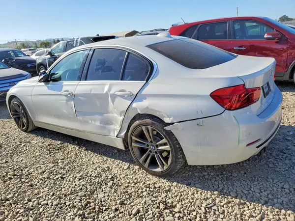 WBA8B9G38HNU55613 2017 BMW 3ER - Image 2