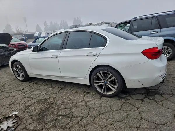 WBA8B9G38HNU56499 2017 BMW 3ER - Image 2