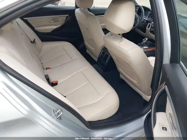 WBA8B9G38HNU56566 2017 BMW 3ER - Image 8