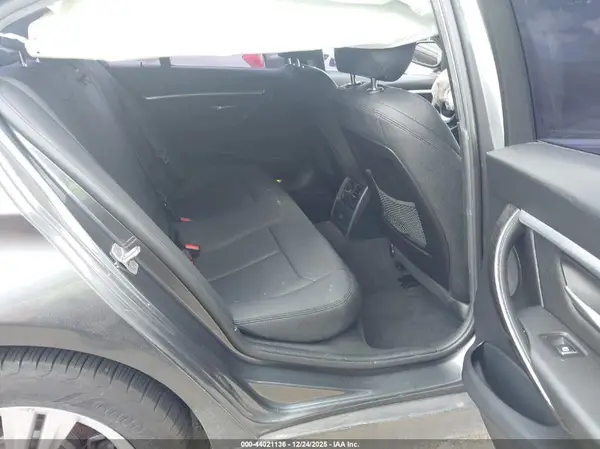 WBA8B9G38HNU56857 2017 BMW 3ER - Image 8