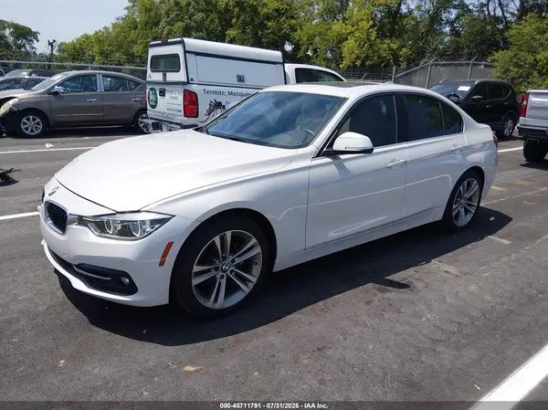 WBA8B9G39HNU52767 2017 BMW 3ER - Image 2