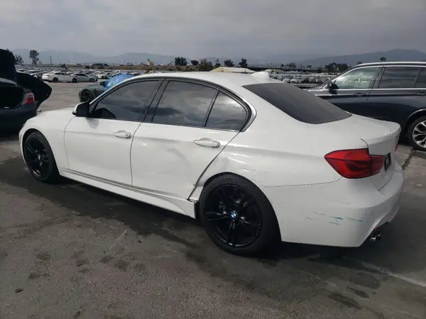 WBA8B9G39HNU52820 2017 BMW 3ER - Image 2
